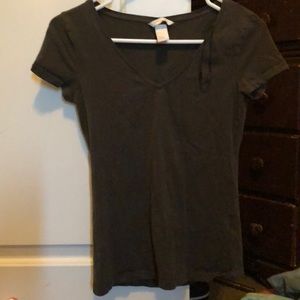 New Form Fitting Army Green V-Neck T-shirt